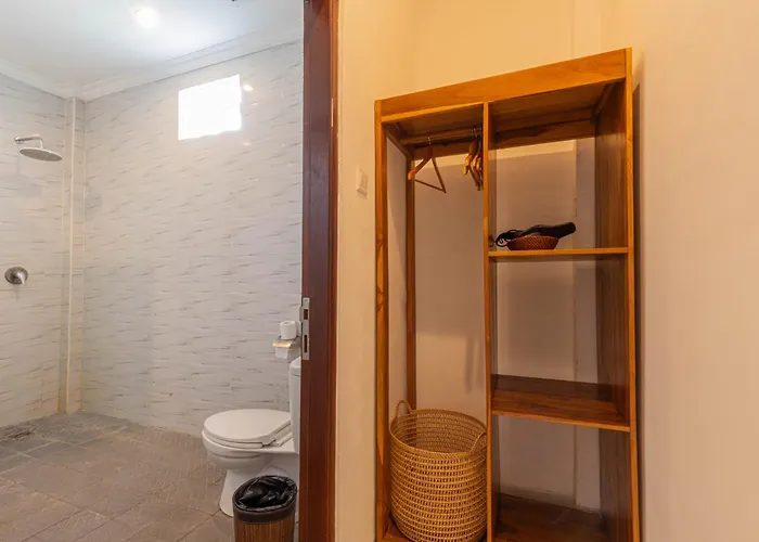 Guest house Frangipani House And By Ecommerceloka 3*